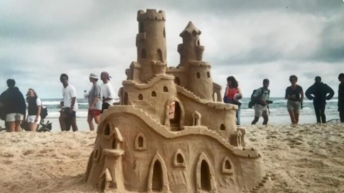 Fin annoncée pour le Concours de châteaux de sable des Îles-de-la-Madeleine