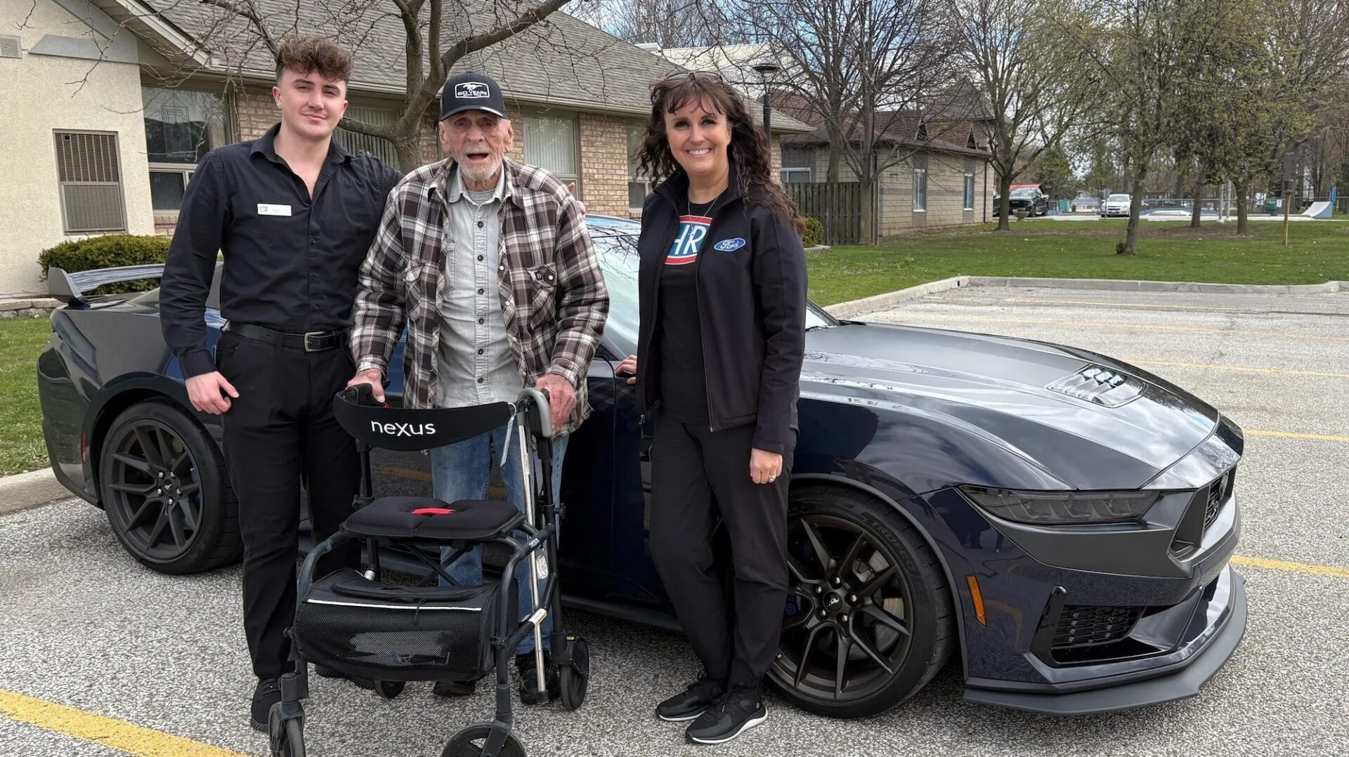 Ford Canada surprend un fanatique de Mustang âgé de 83 ans