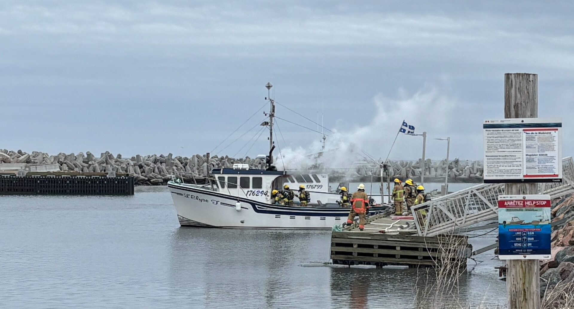 Incendie à Pointe-Basse : un bateau de pêche lourdement endommagé