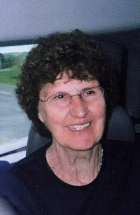 Louise TURNBULL (1932-2026)