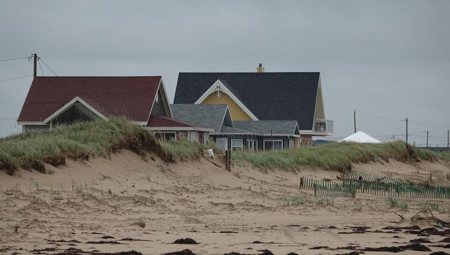 Aléas côtiers : une réflexion sur le déplacement des bâtiments s’amorce aux Îles
