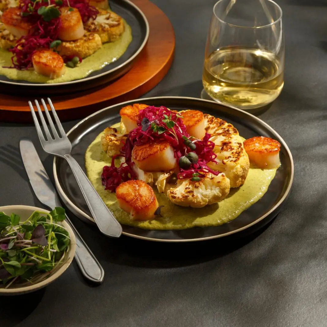 petoncles-poeles-steaks-choux-fleurs-sauce-jalapenos