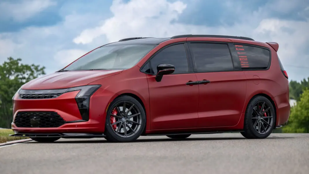 Chrysler_Pacifica_Limited_S_VANkulture_concept_01_2026-08-11-163202_frbm