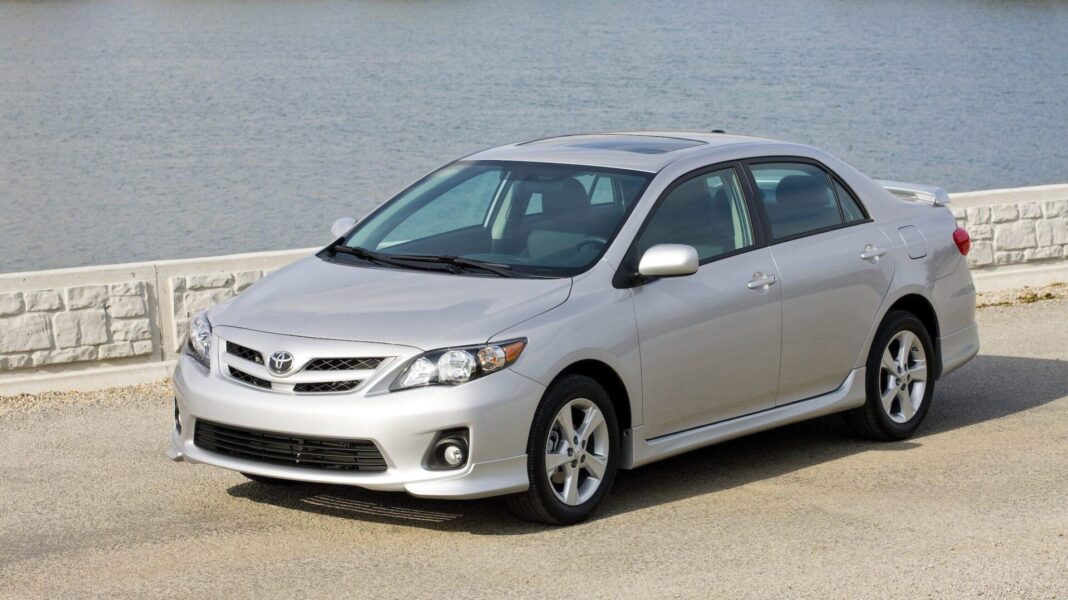 Toyota-Corolla-2011