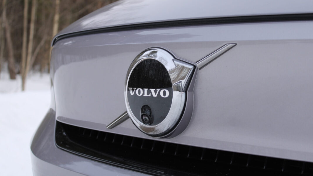 Volvo_EX40_Twin_Motor_Ultra_2026_06